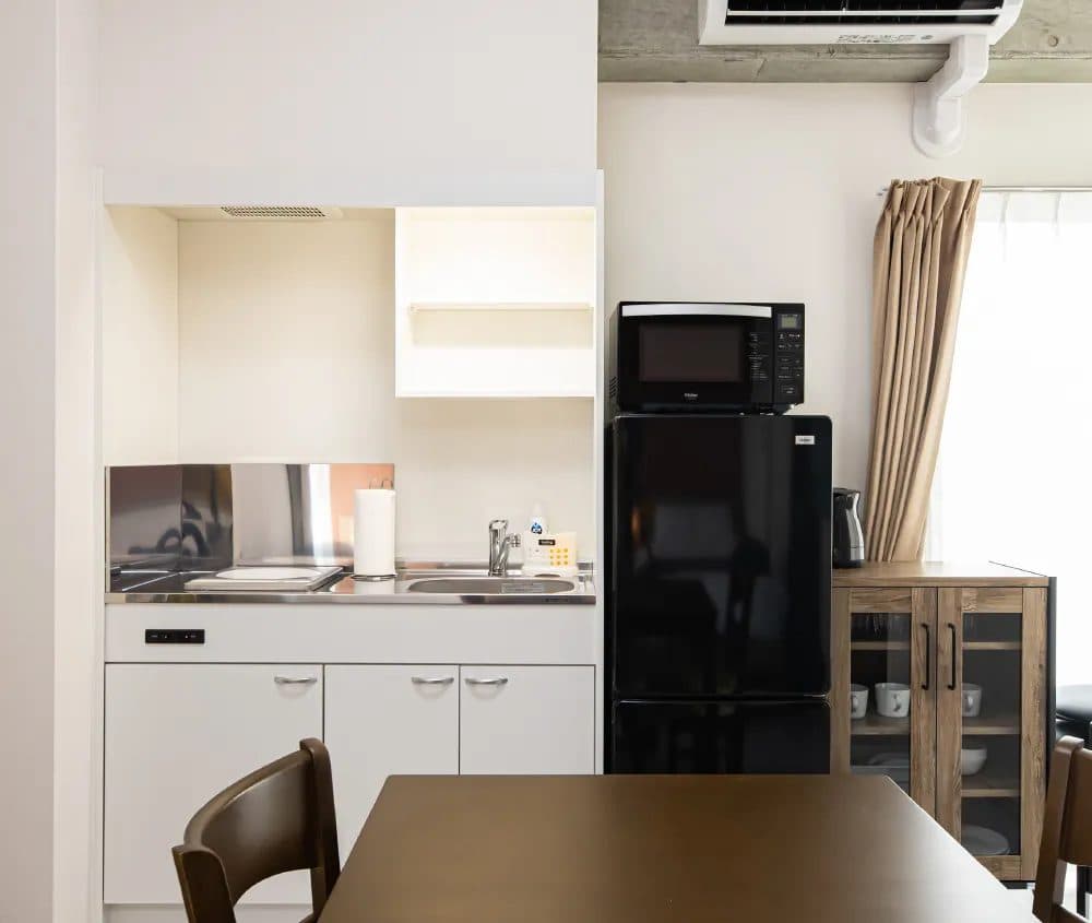 Kitchen and washer in every room