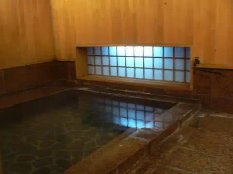 24-hour hot spring