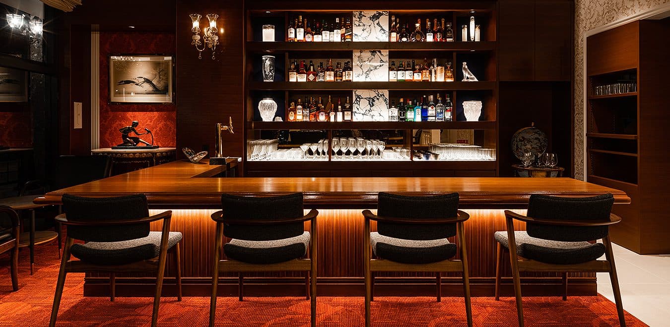 Ground-floor lounge & bar