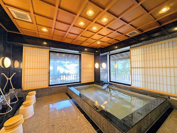 2个大浴场与5个包场浴池