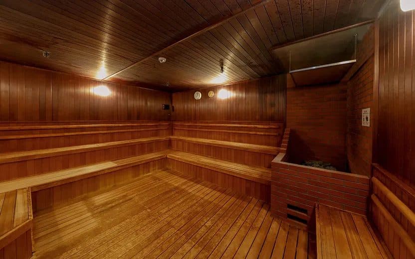 Guest-only sauna & gym