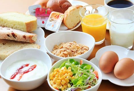Free breakfast, bread baked daily