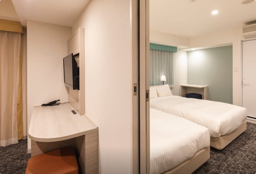 Connecting rooms for up to 4