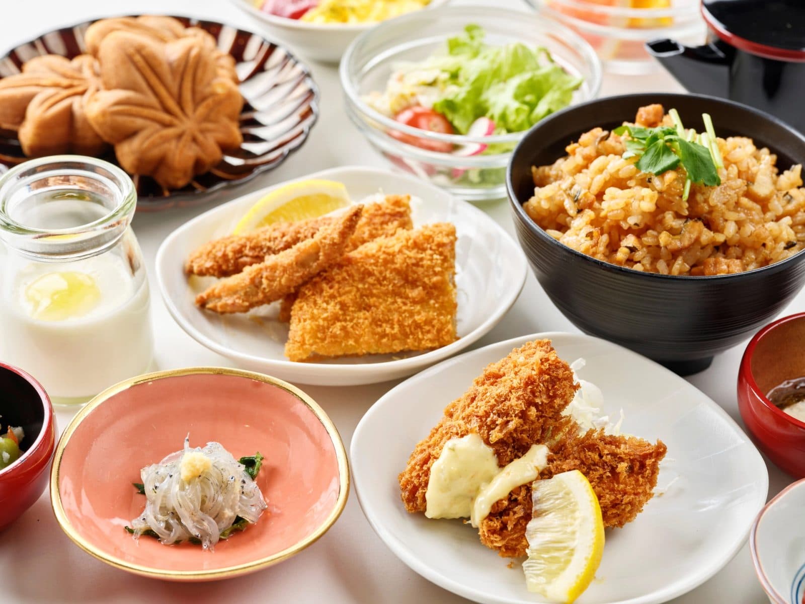 붕장어 밥과 굴튀김 조식