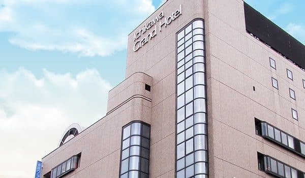 역 앞 빌딩 속 호텔