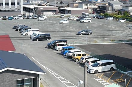 무료 주차장 약 300대