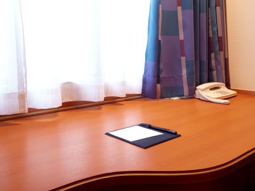 Quiet rooms, wide desks
