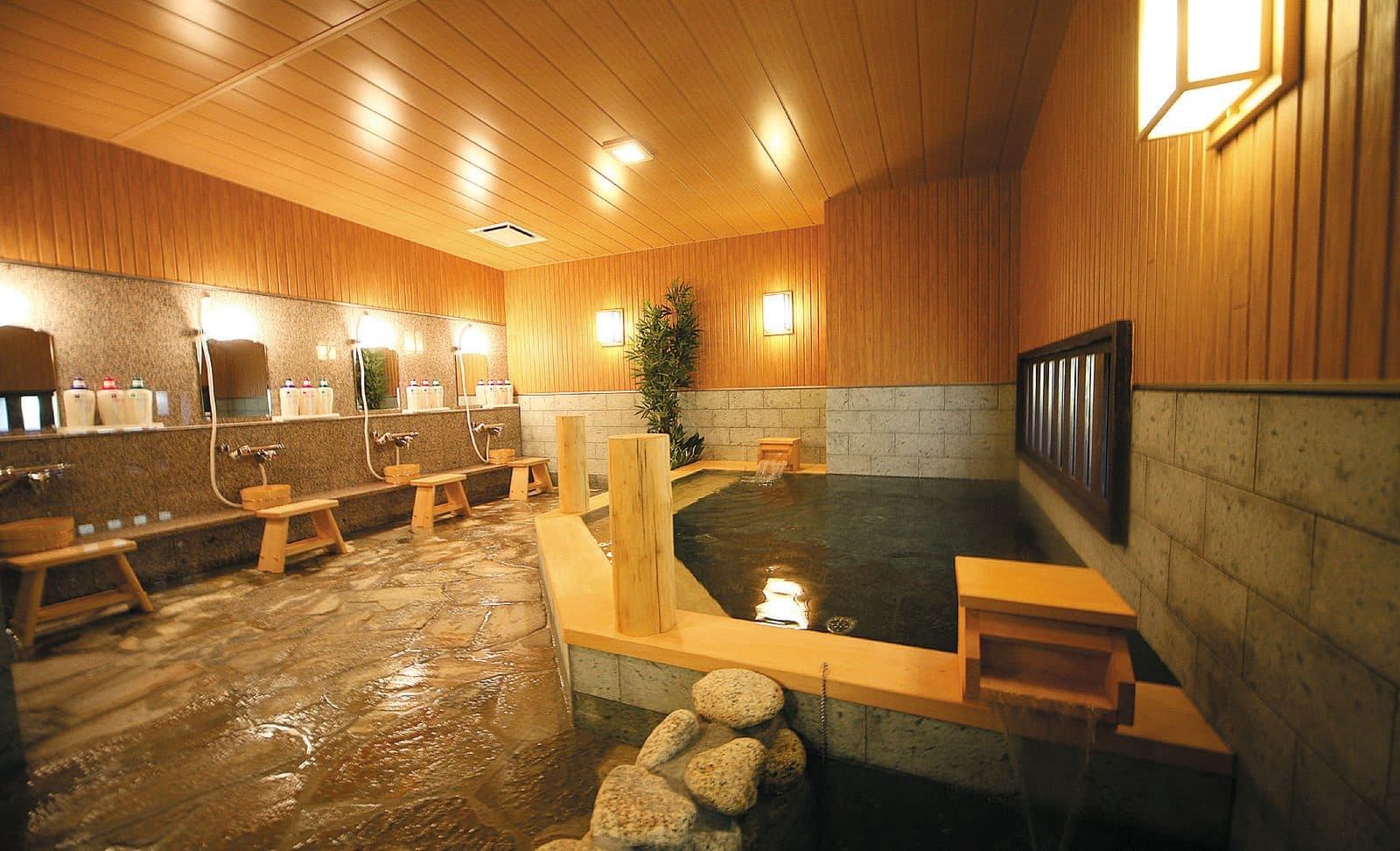 Men's and women's large baths