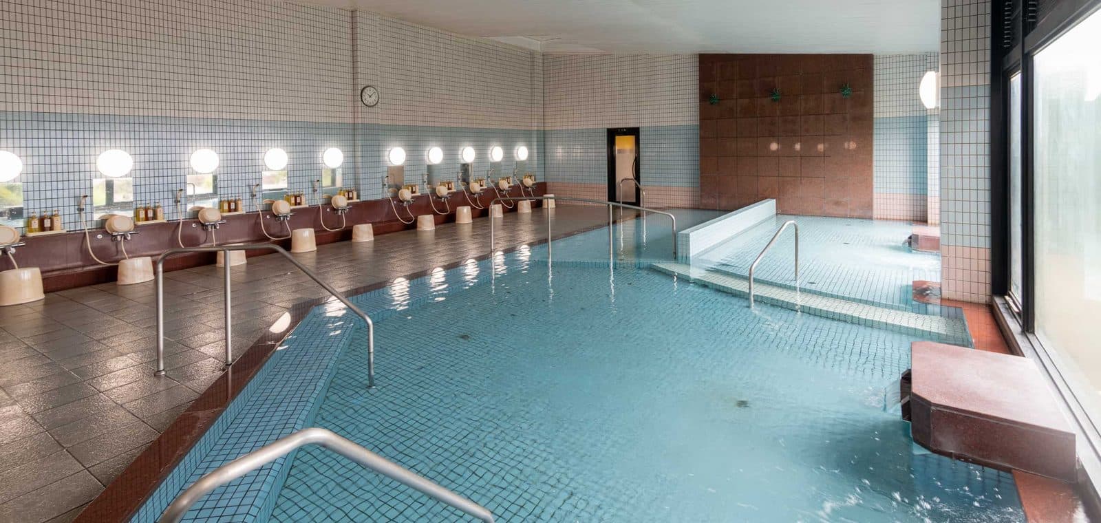 Soft-feeling hot spring baths