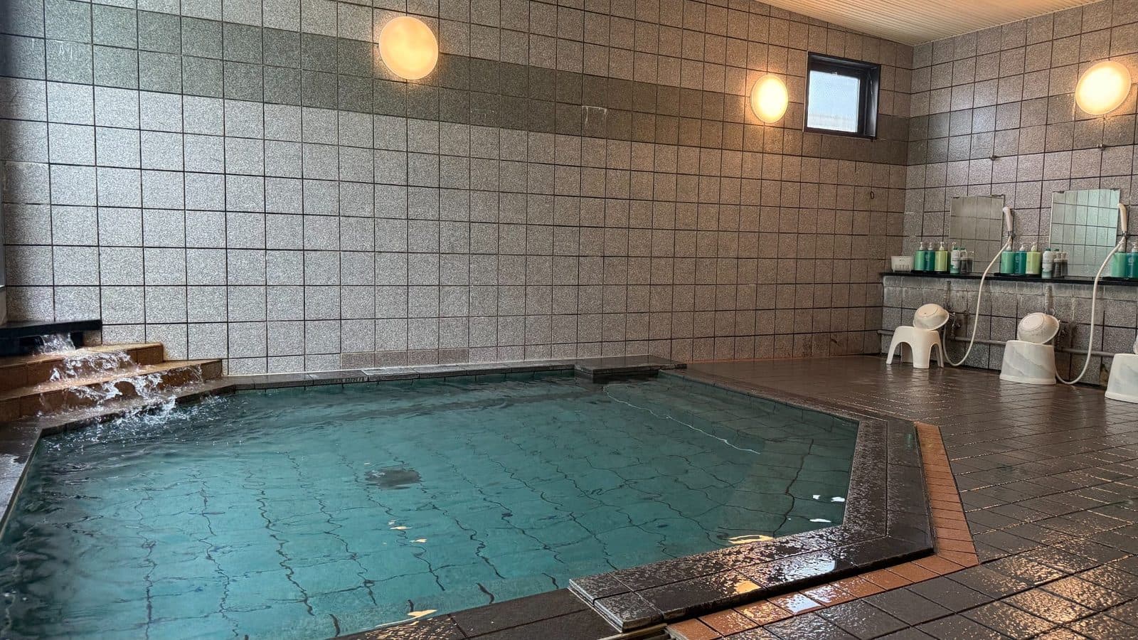 인공 온천 대욕장