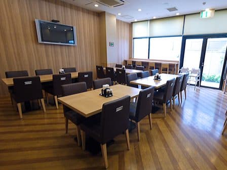 免费自助早餐