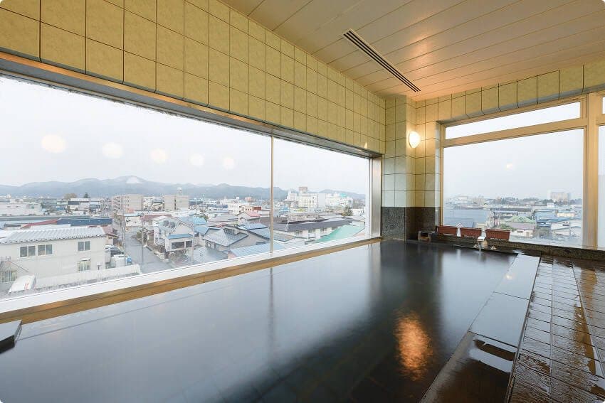 5th-floor hot spring baths