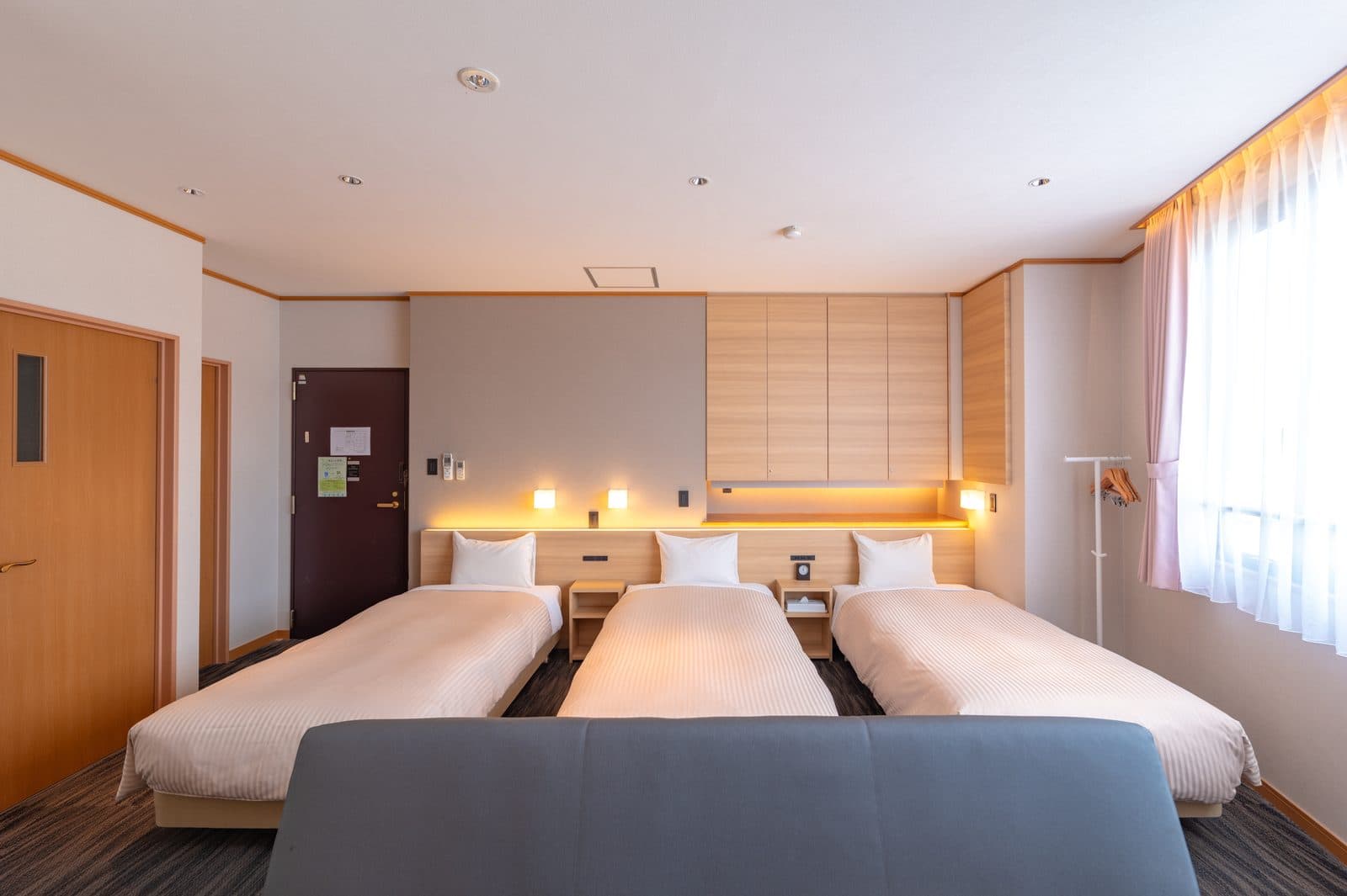 Family Rooms, Separate Bath