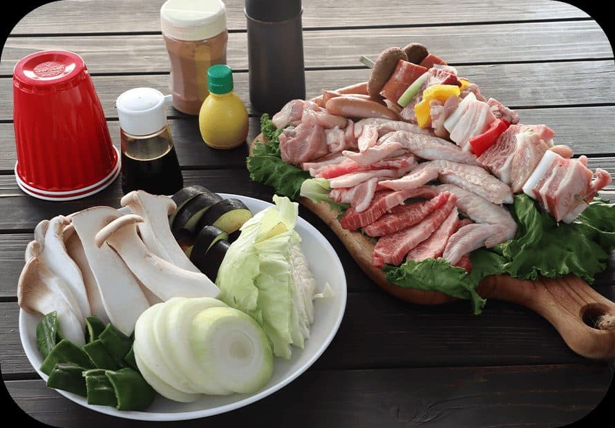 BBQ dinner, free drinks