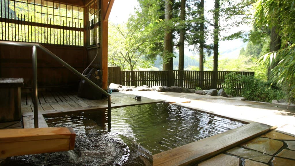 Private Open-Air Baths for Stargazing