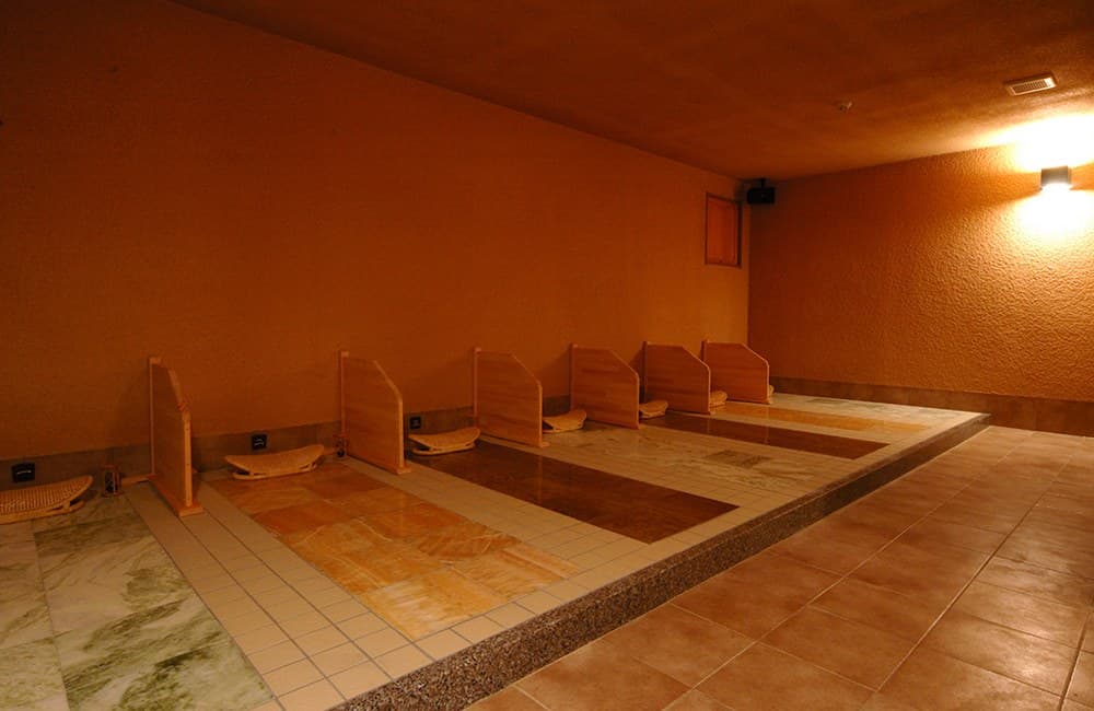 Private Open-Air Baths & Rock-Bed Sauna