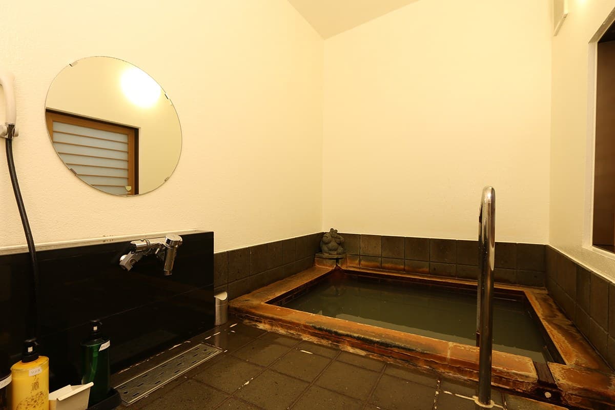 Three Baths, Three Characters