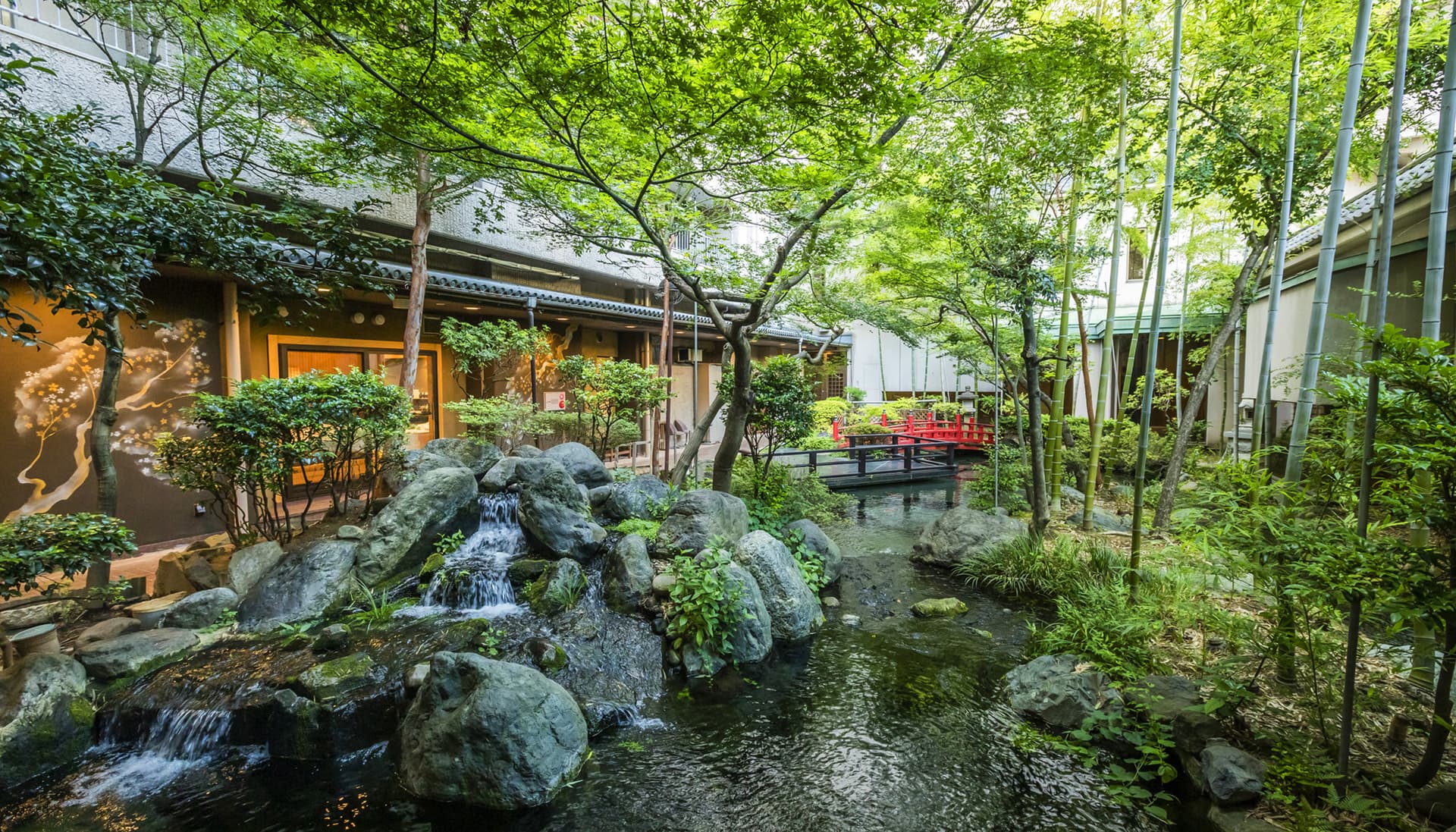 90 Minutes from Tokyo, Easy Access