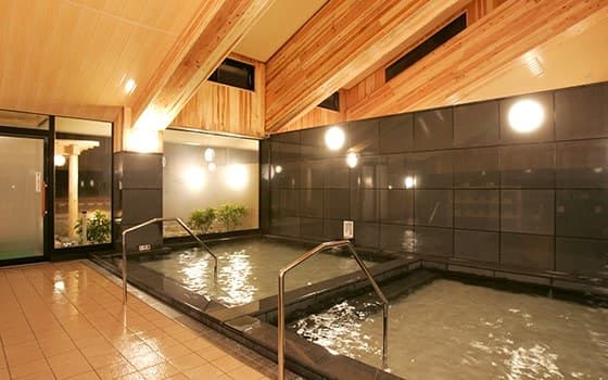 No Bath in the Inn — a Culture of Shared Public Baths