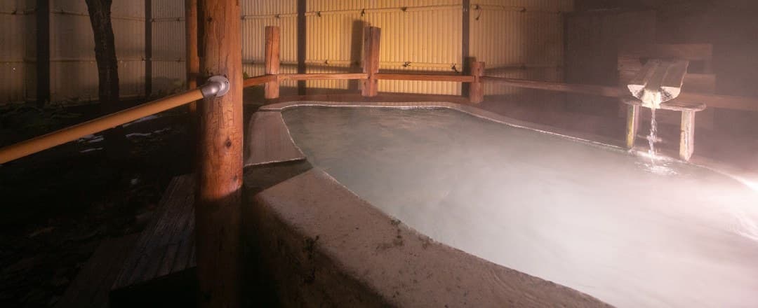 The 18-Ton Boulder Open-Air Bath