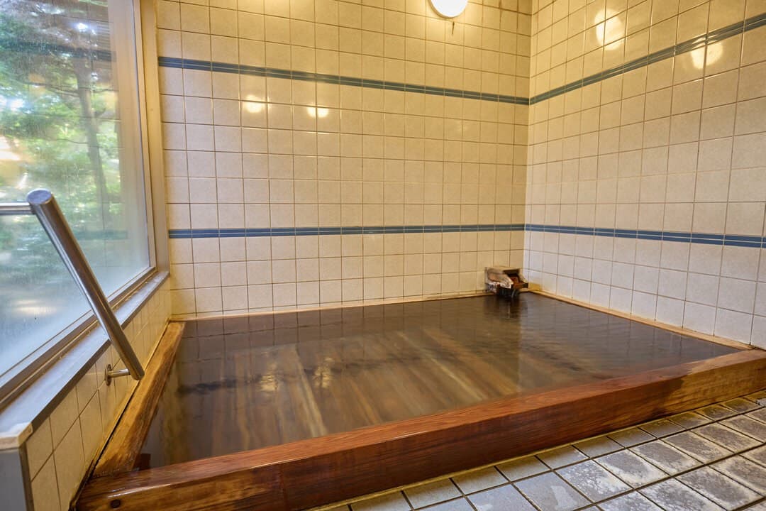 A 100% Source-Water Kakenagashi Onsen