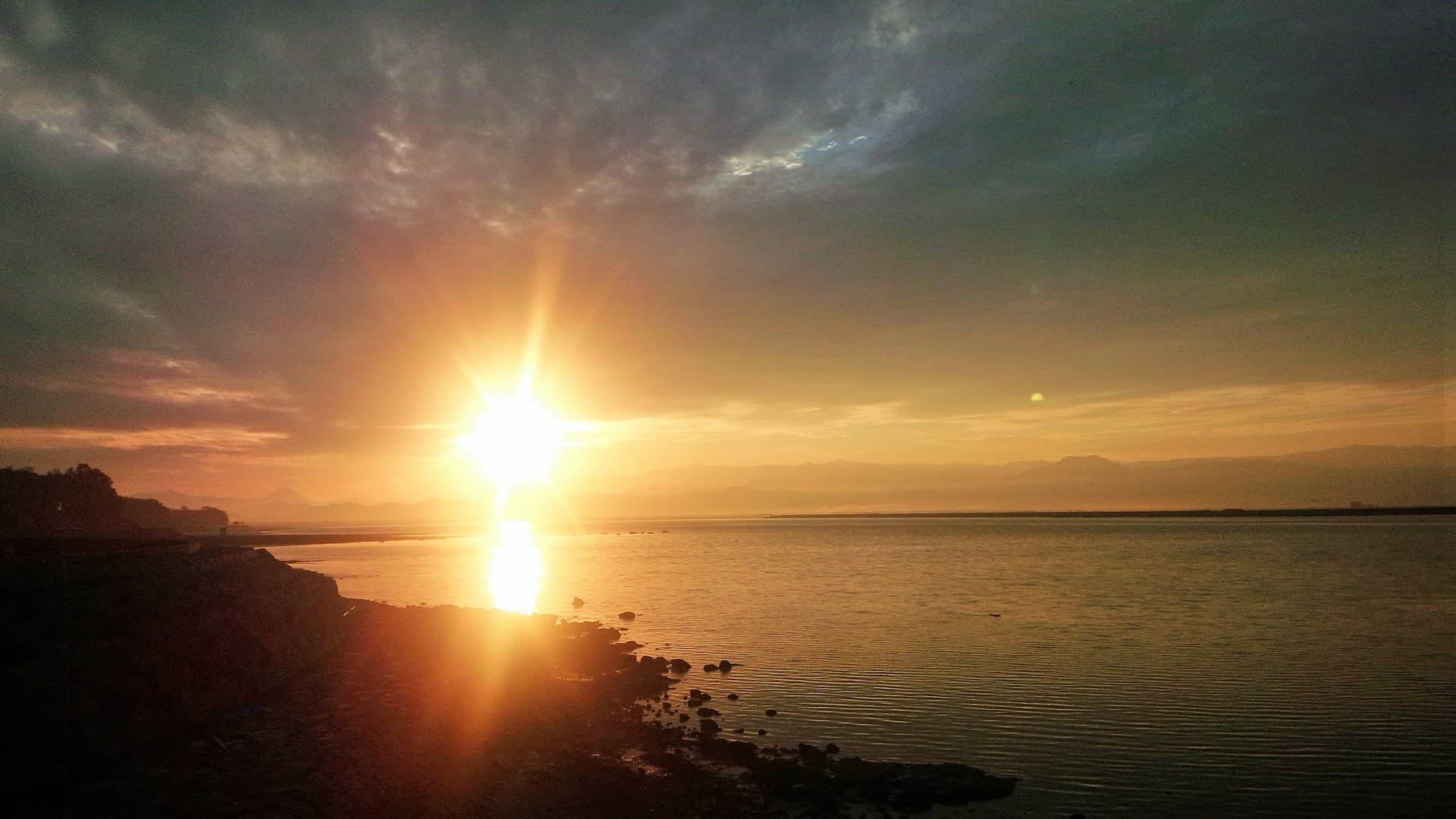 Sunset and Scenery Over the Shiranui Sea