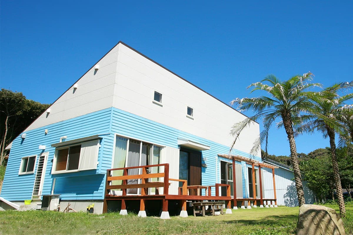 Access — A Base in the Island's South