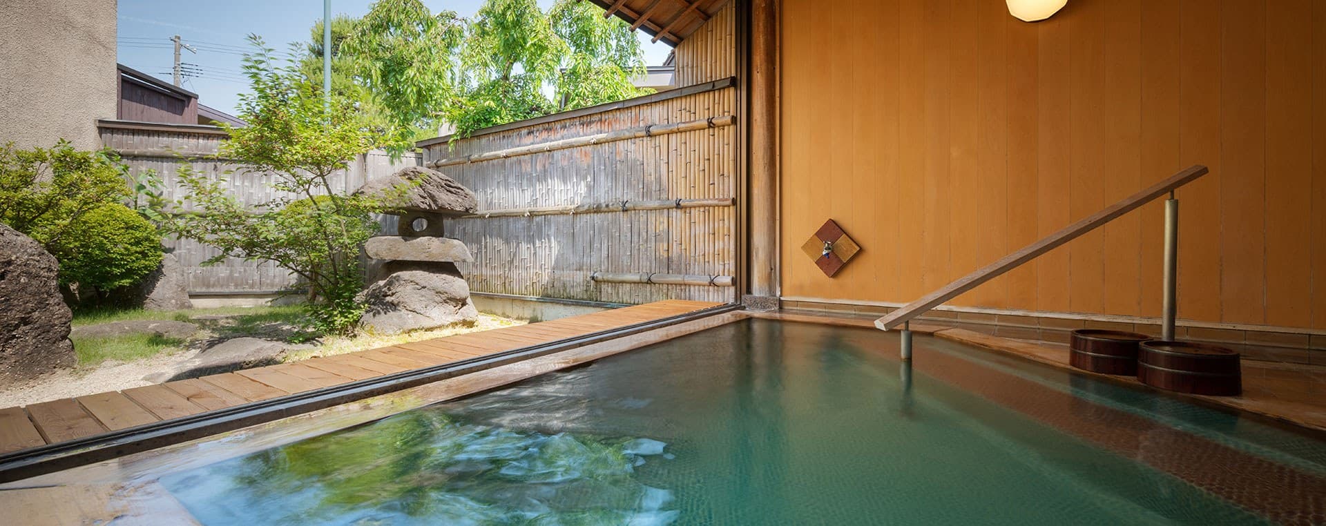 Hinoki Open-Air Baths and Indoor Tubs, for Men and Women