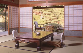 A Taisho-Era Wooden Architectural Gallery