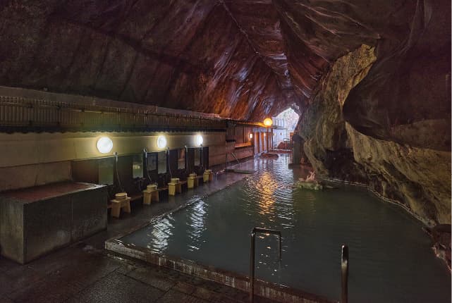 A Ryokan Beside a World Heritage Site