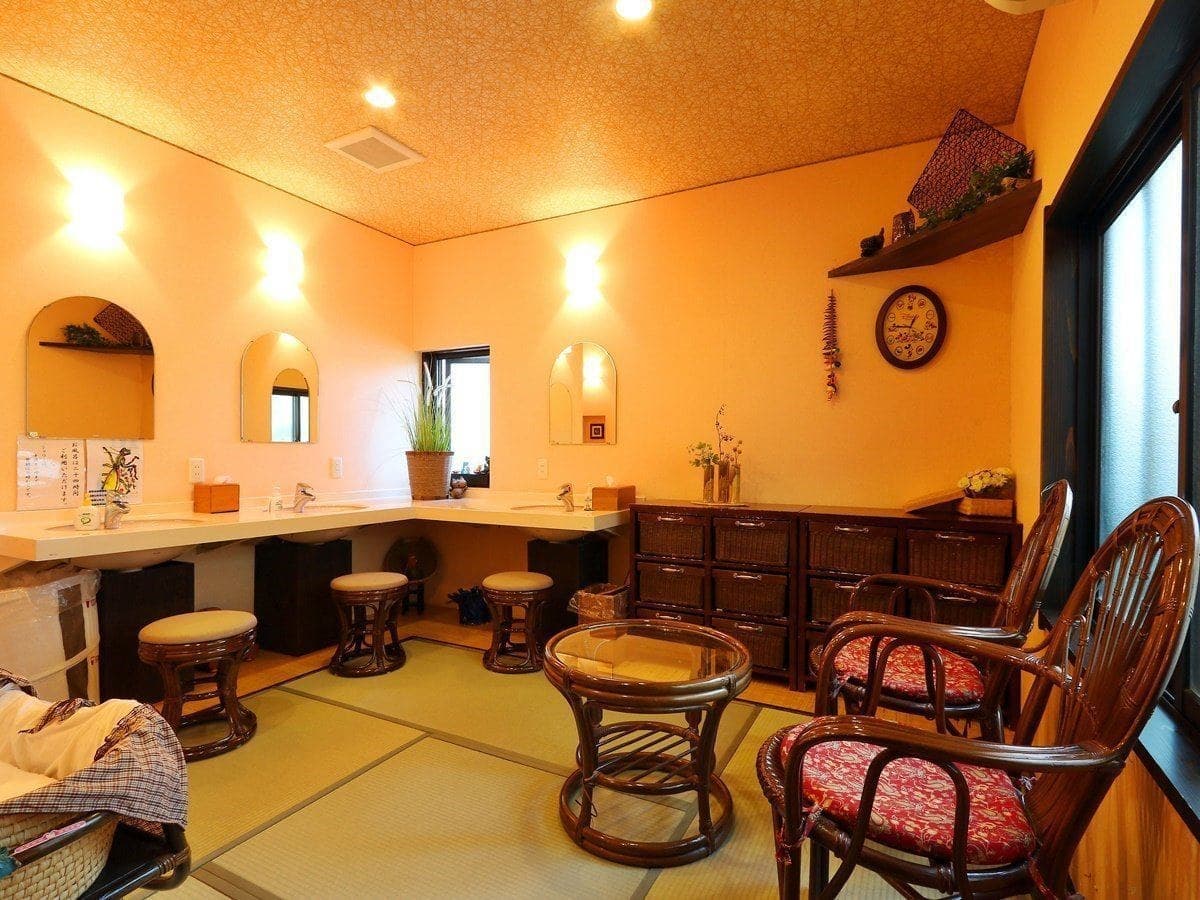 A Private Bath Built for Families
