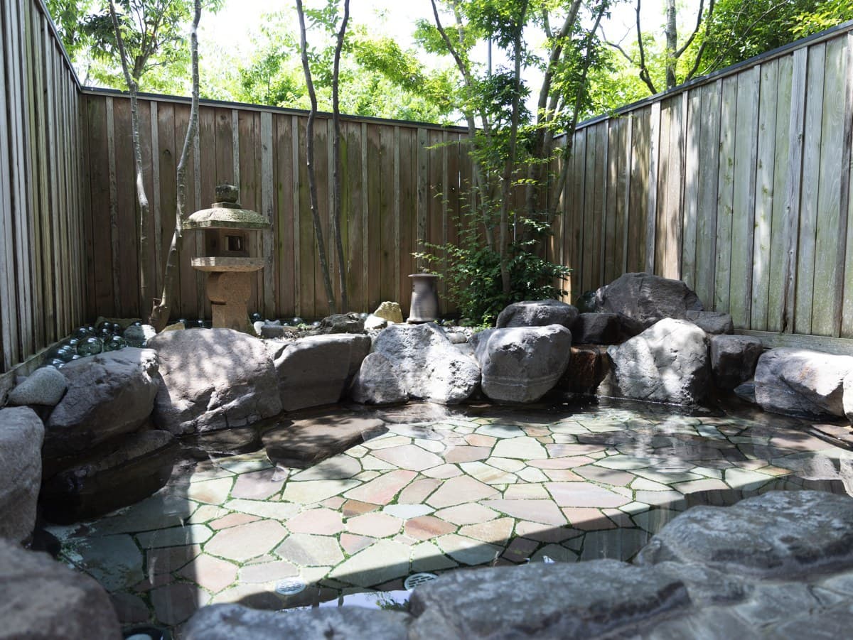 24-Hour Free Private Open-Air Bath