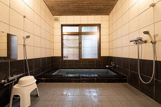 A Bath Open 24 Hours