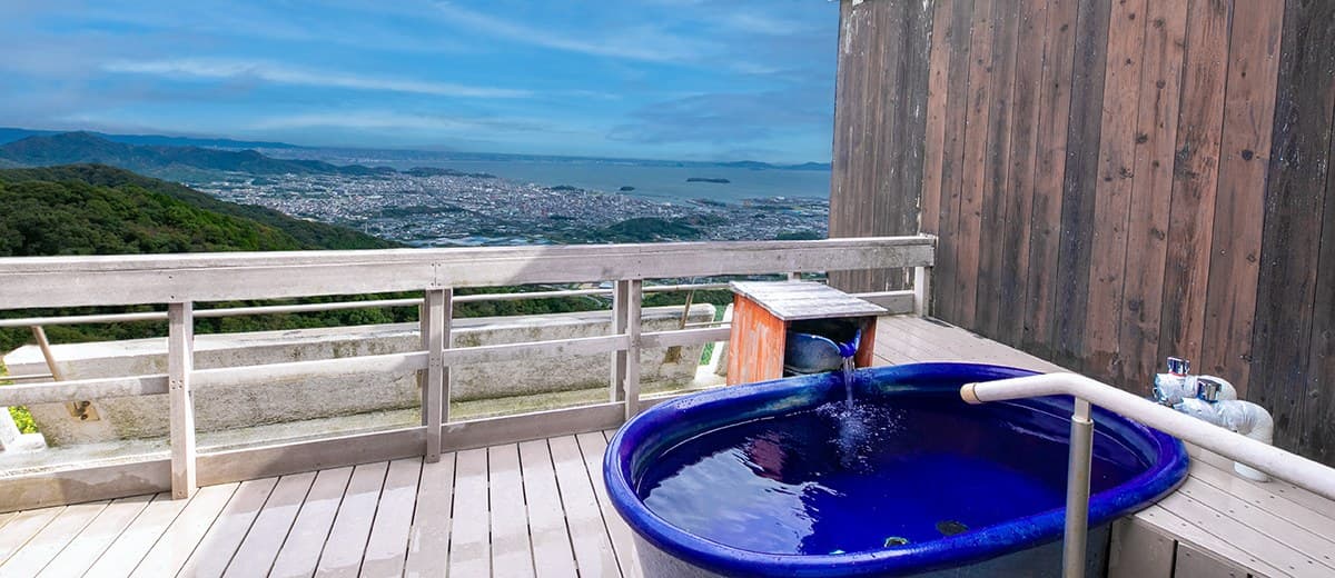 A Private Bath for Two