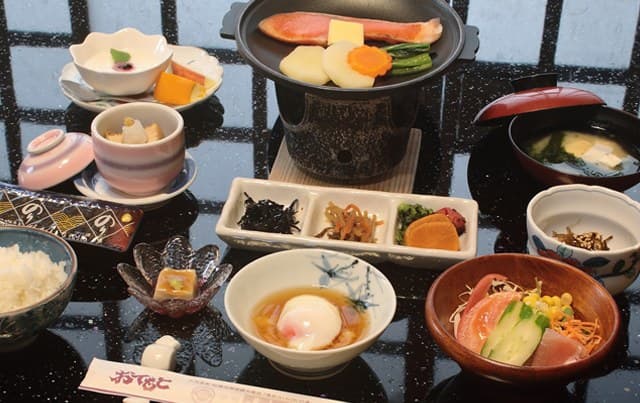 A Breakfast Full of Care, Made with Local Ingredients