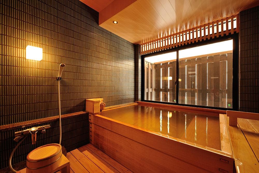 Open-Air and Private Baths