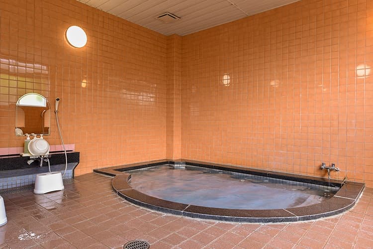A Main Bath to Ease Travel Fatigue