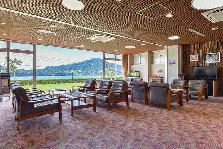 A Floor-to-Ceiling Lobby and Amenities