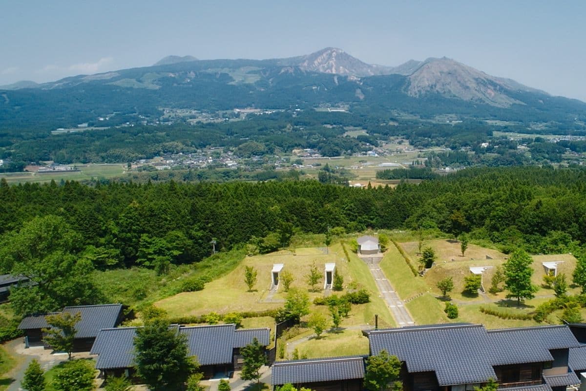 아소 산에 안긴 7천 평의 선경
