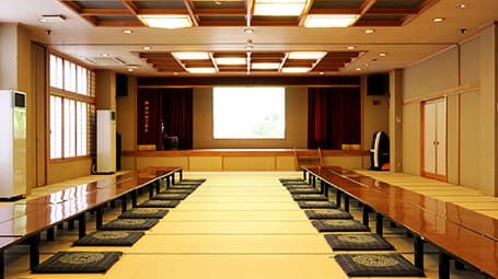 A 100-Tatami-Mat Banquet Hall