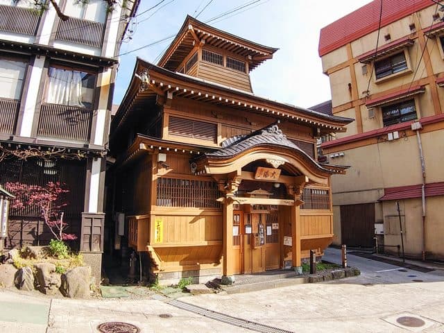 외탕 순례와 노자와의 볼거리