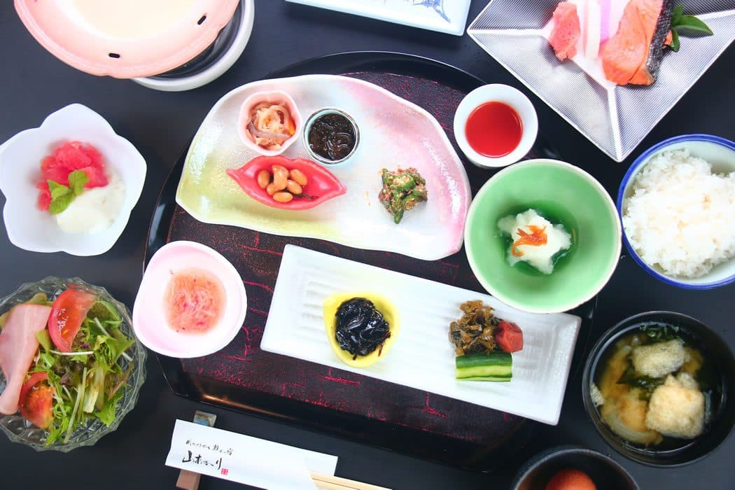 灶炊米饭与现做豆腐早餐