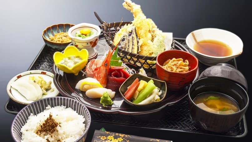 제철 재료로 차린 旬彩茶屋 夢花