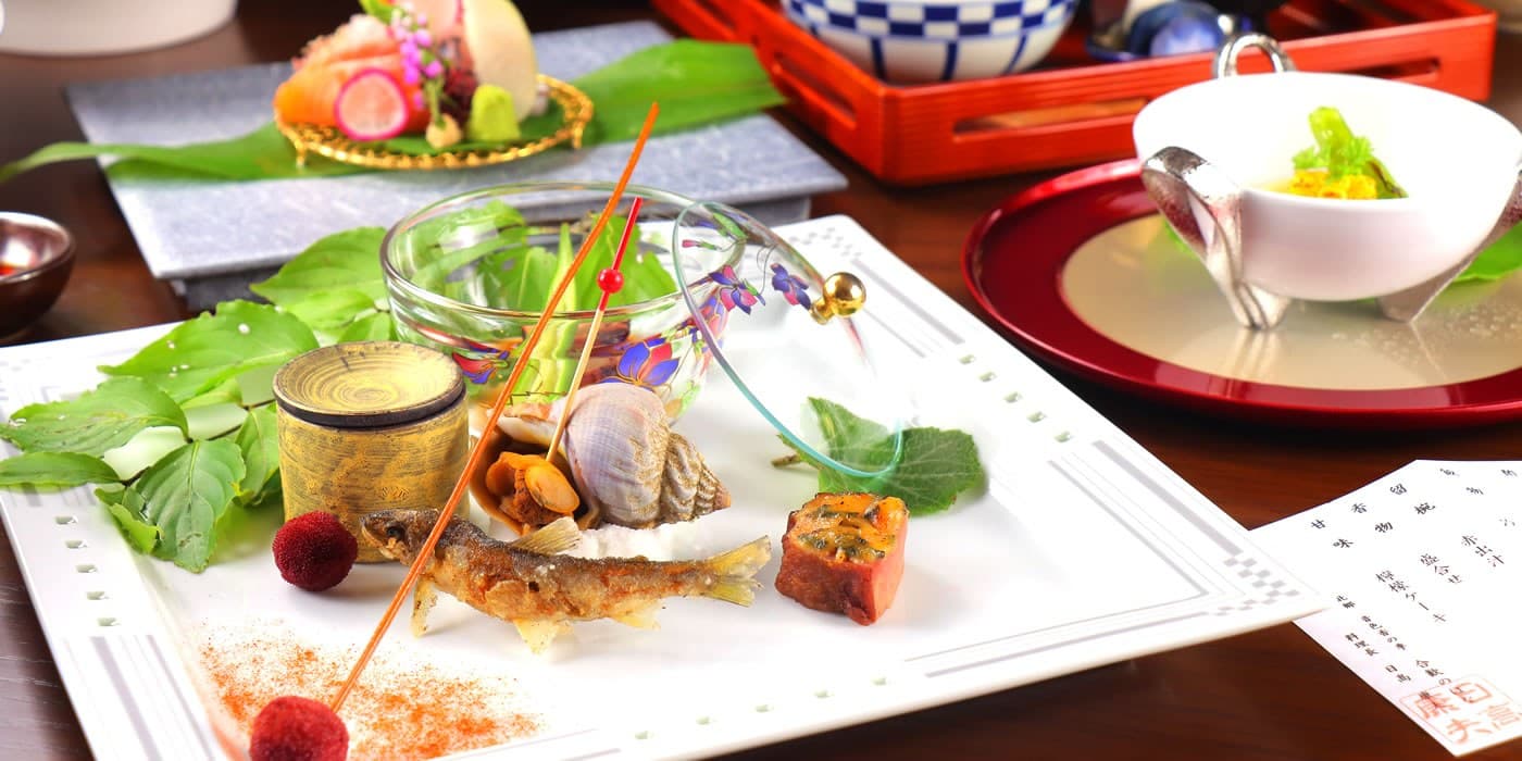Miyazaki kaiseki in season