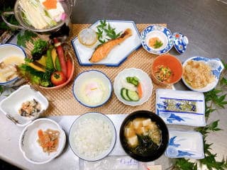 A hearty morning of mountain vegetables