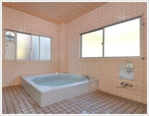 Separate baths, open 24 hours