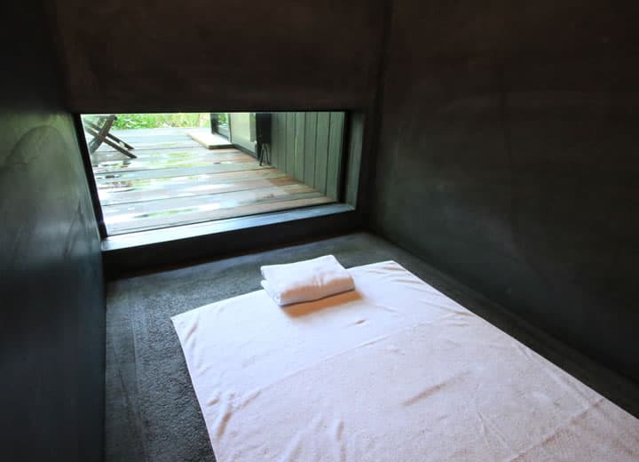 A Half-Open-Air Bath of Aso Spring Water