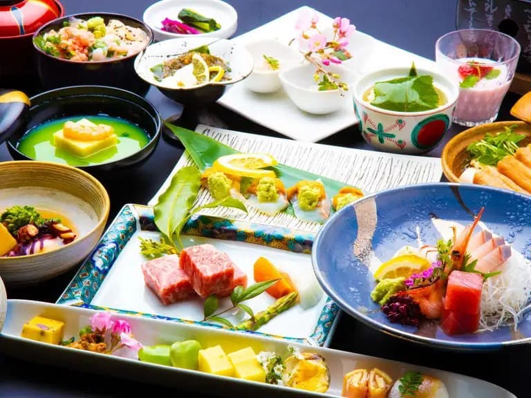 Kaga's Seasonal Ingredients, Carefully Cooked