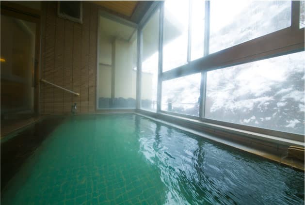 Separate Open-Air Baths for Men and Women