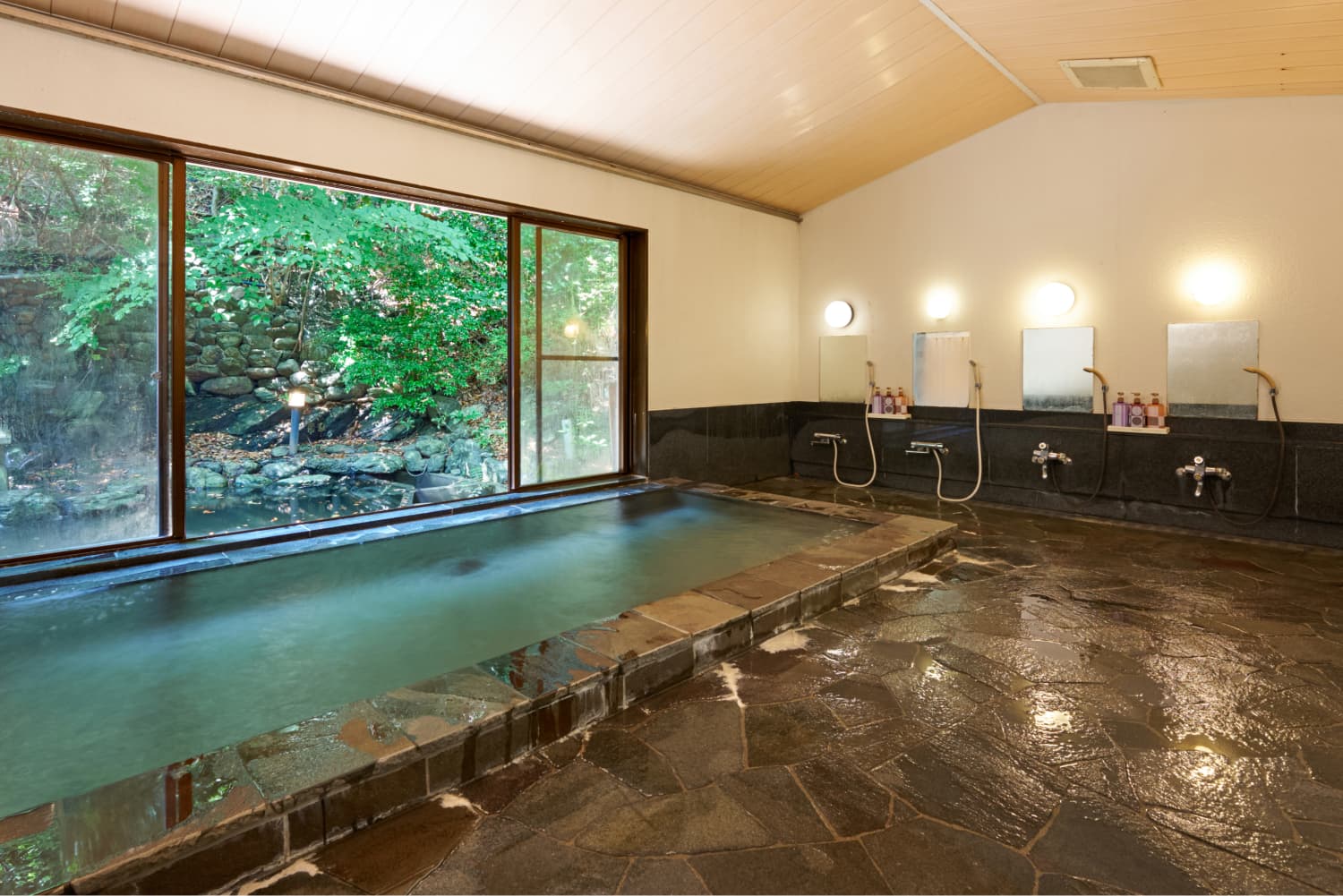 Nansei Sakurayama Onsen